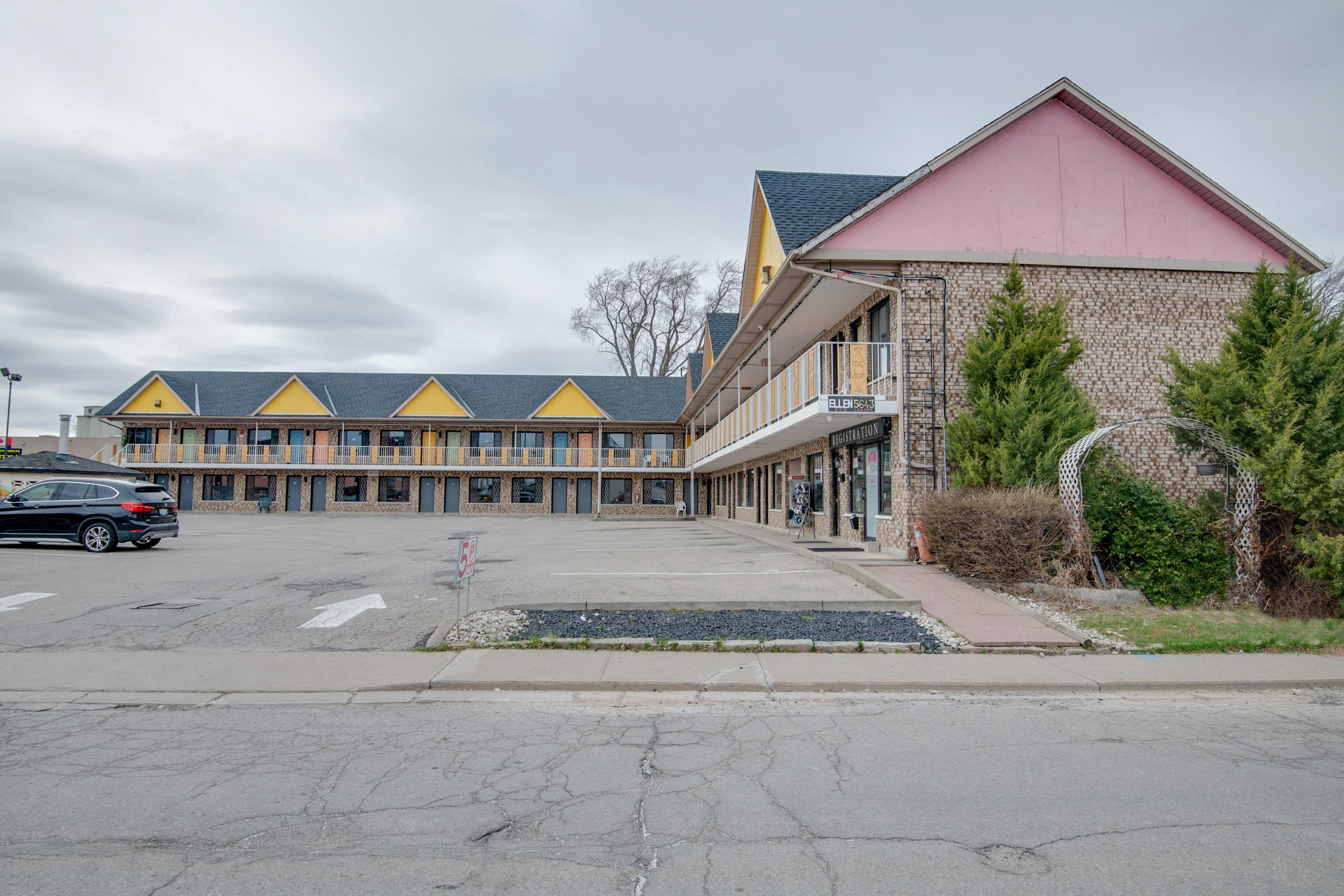 Falls Inn Near Casino Niagara By Oyo Exterior foto